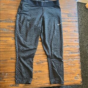 Nike Black and Gray Patterned workout leggings